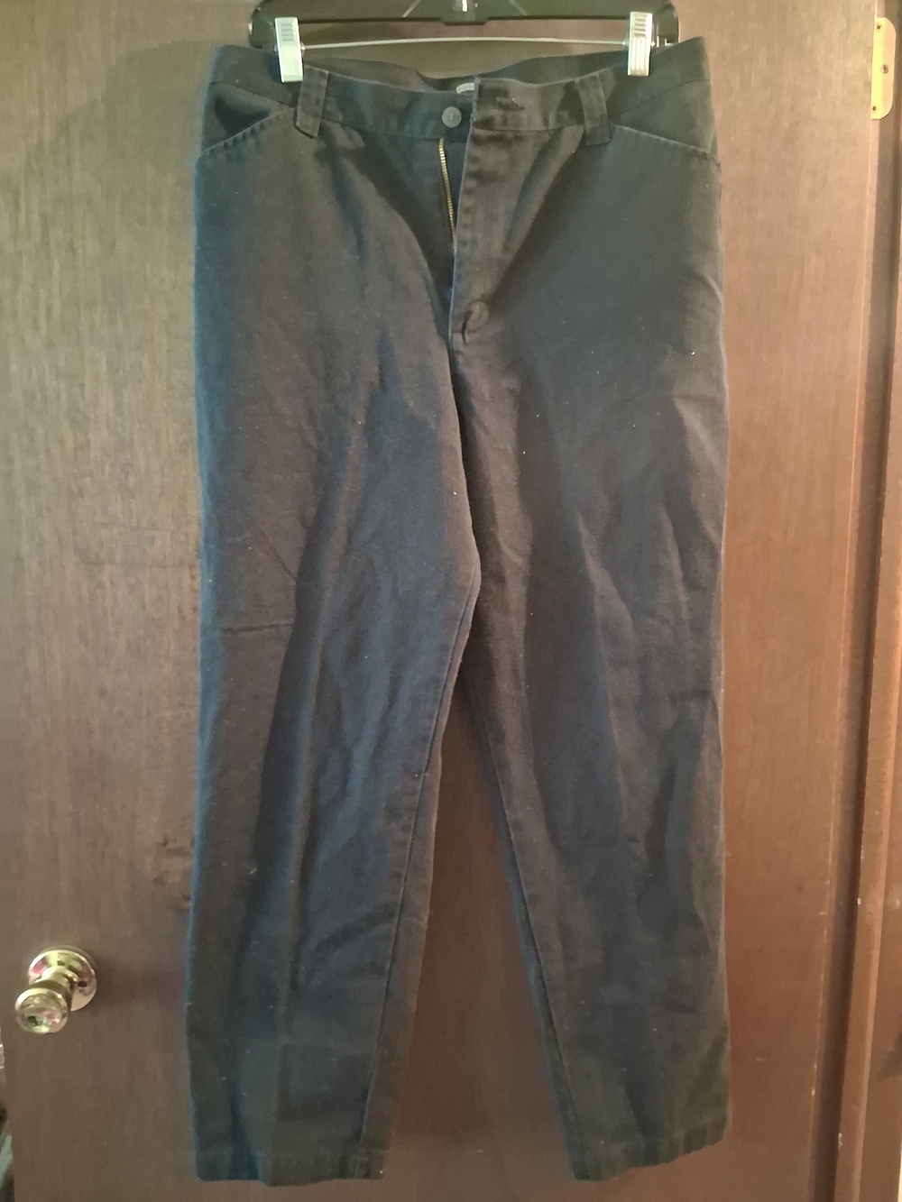 Woman Classic Black Straight-Leg Pants